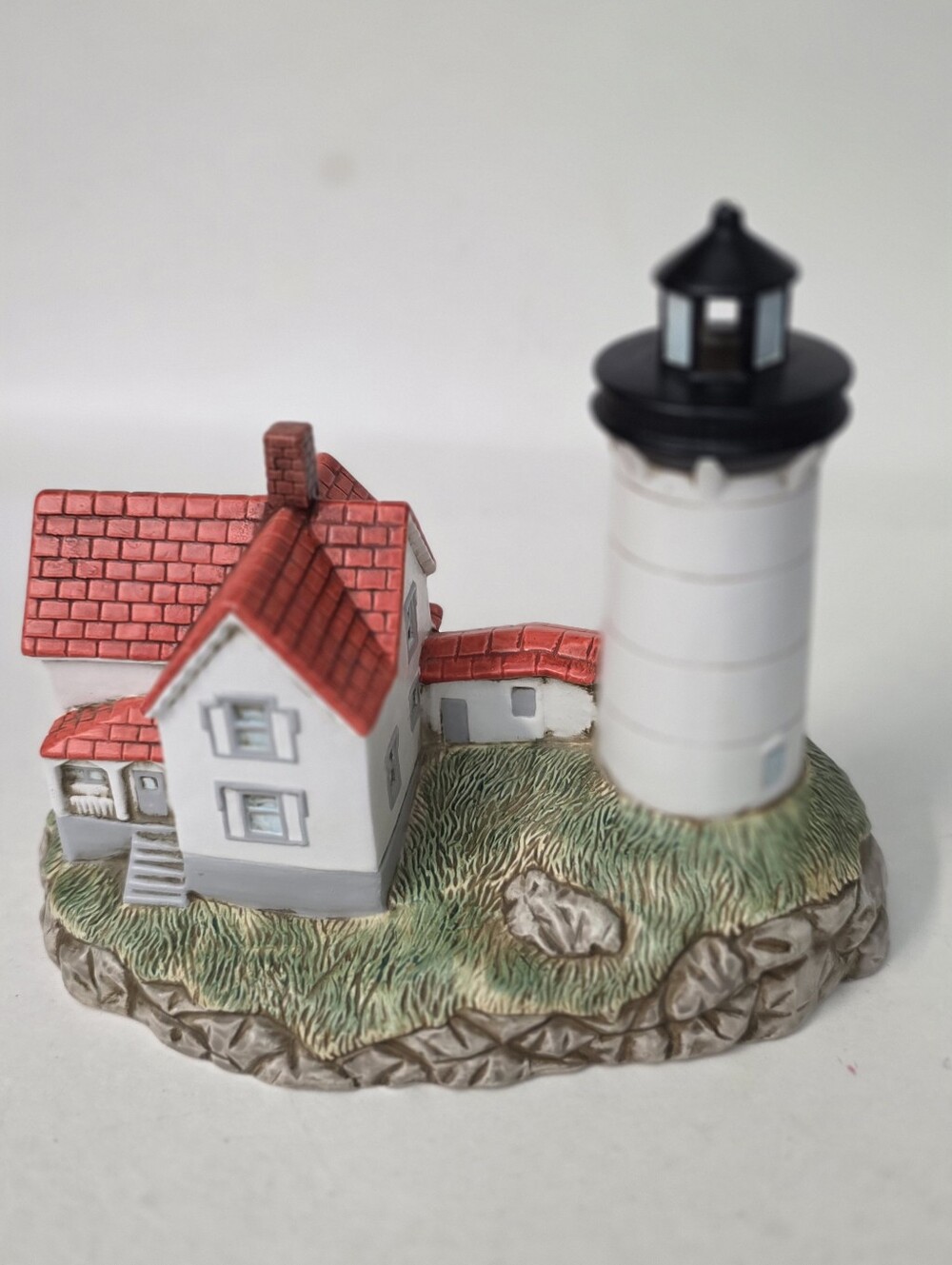 Lefton 1879 Cape Neddick Lighthouse 10106 – Large 9” Hand Painted Ceramic